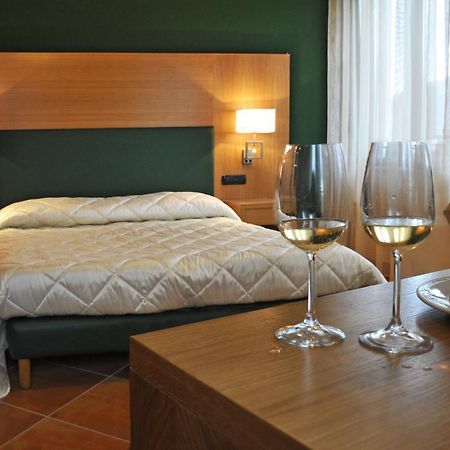 Mingone Hotel Ristorante Isola di Liri Bilik gambar