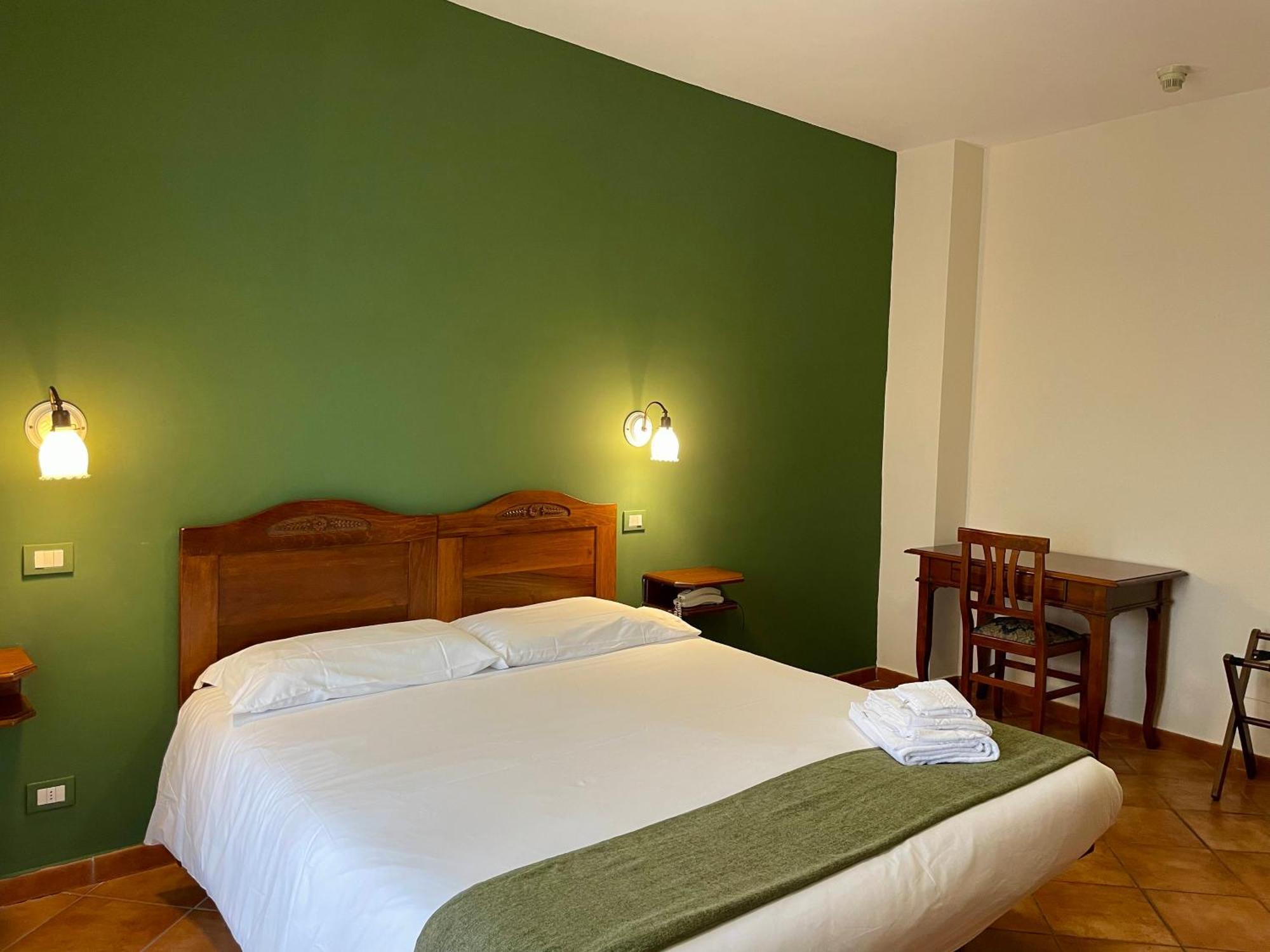 Mingone Hotel Ristorante Isola di Liri Luaran gambar
