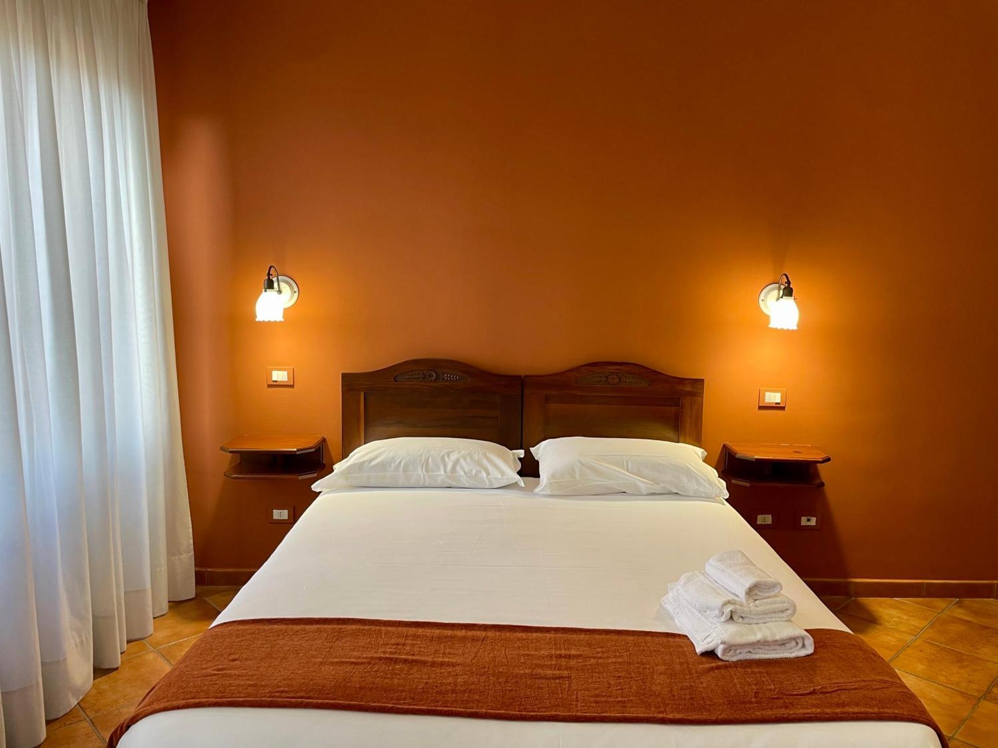 Mingone Hotel Ristorante Isola di Liri Luaran gambar