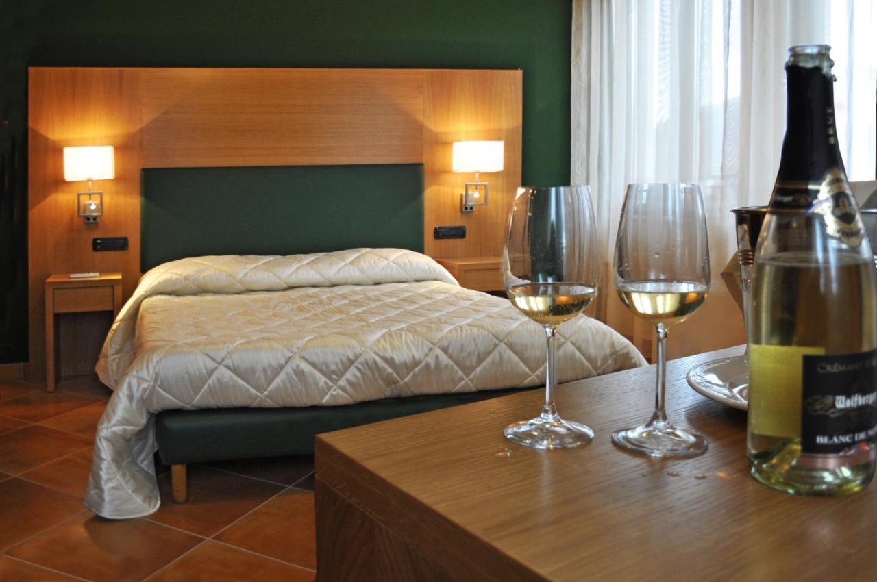 Mingone Hotel Ristorante Isola di Liri Bilik gambar